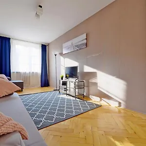 ratusz-apartament-old-town-market-square-wrocaw-rynek-2-pokoje.hotelswroclaw.com/